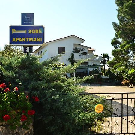Apartments Stivic Pinezići Eksteriør billede