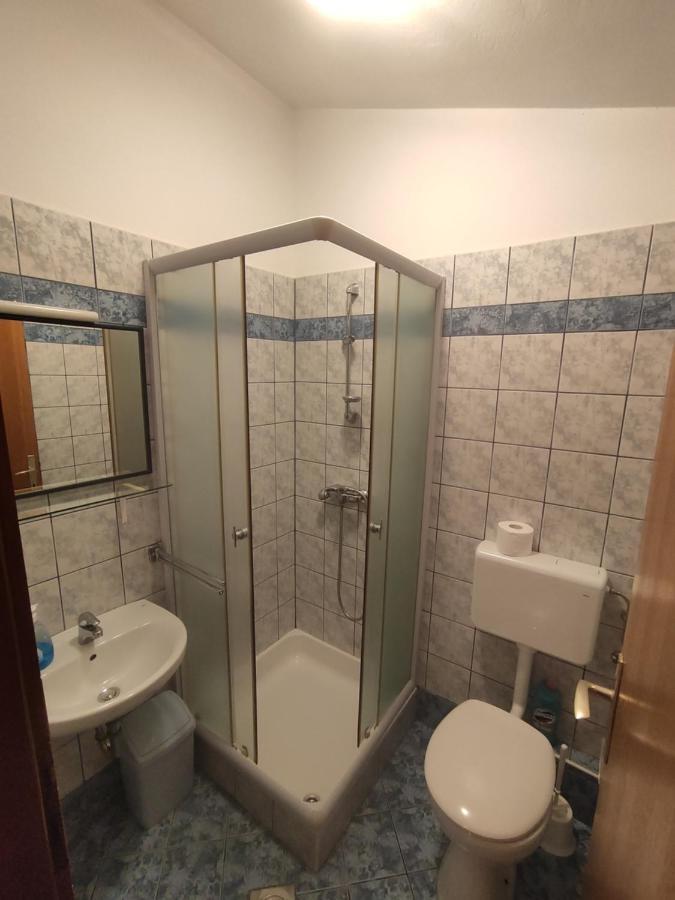 Apartments Stivic Pinezići Eksteriør billede