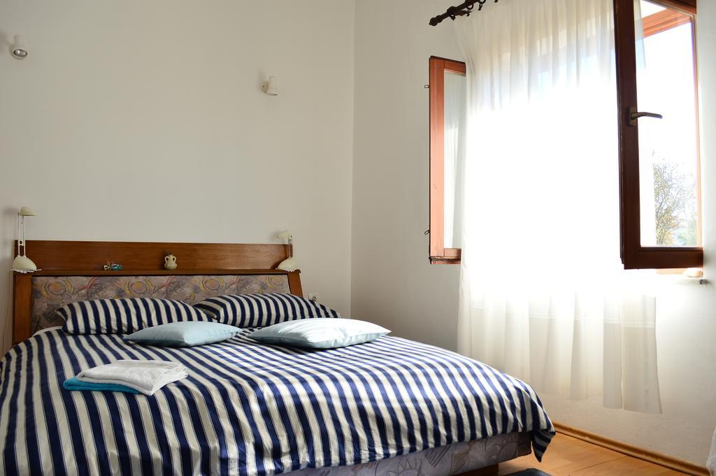 Apartments Stivic Pinezići Eksteriør billede
