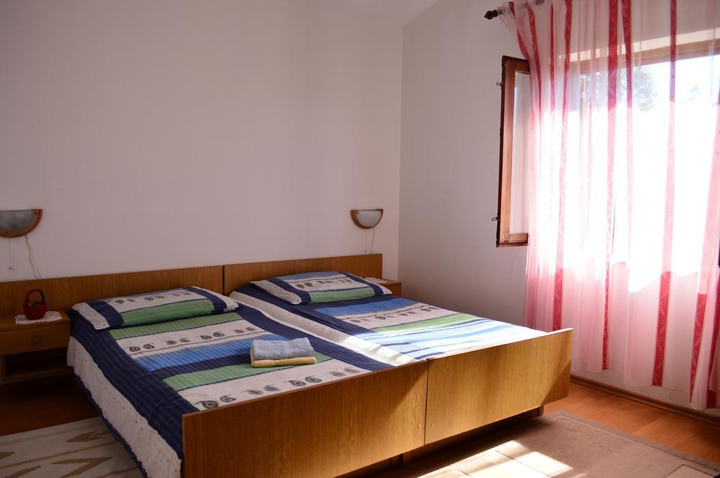 Apartments Stivic Pinezići Eksteriør billede