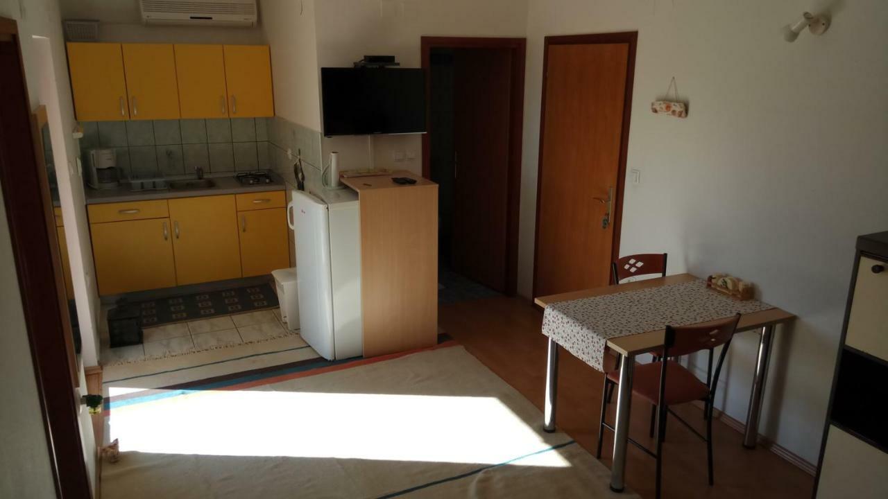 Apartments Stivic Pinezići Eksteriør billede