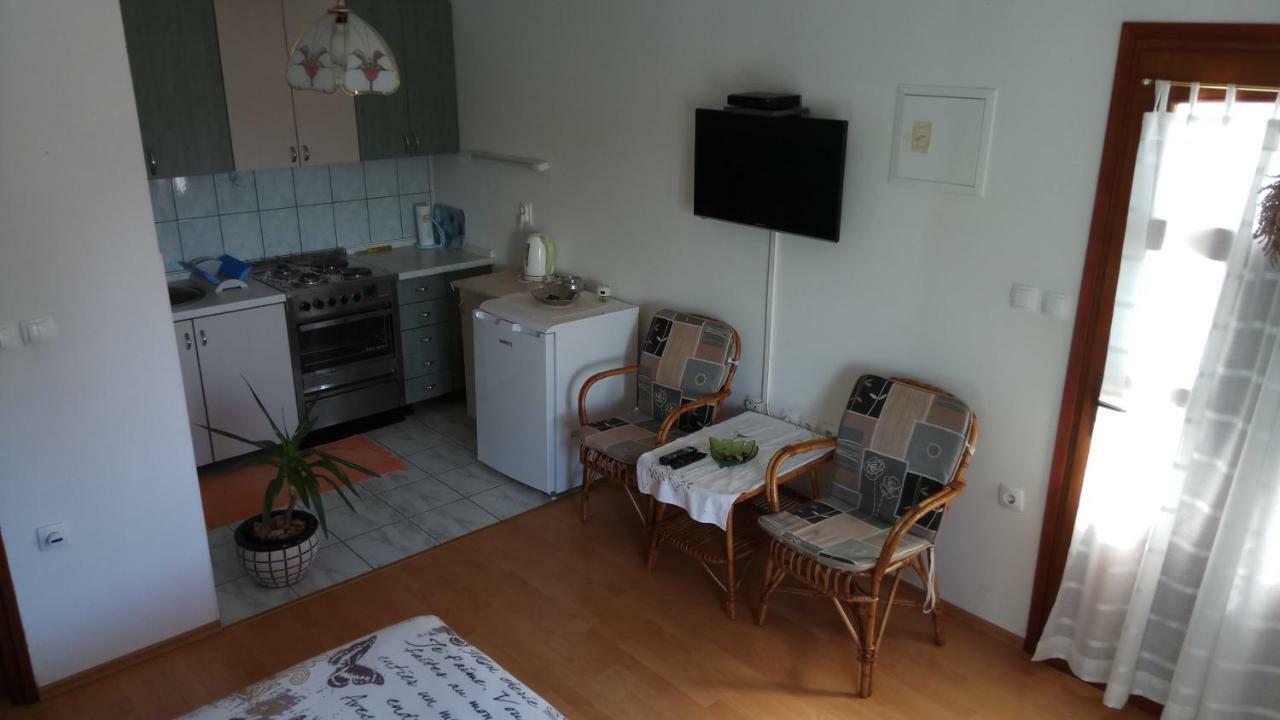 Apartments Stivic Pinezići Eksteriør billede